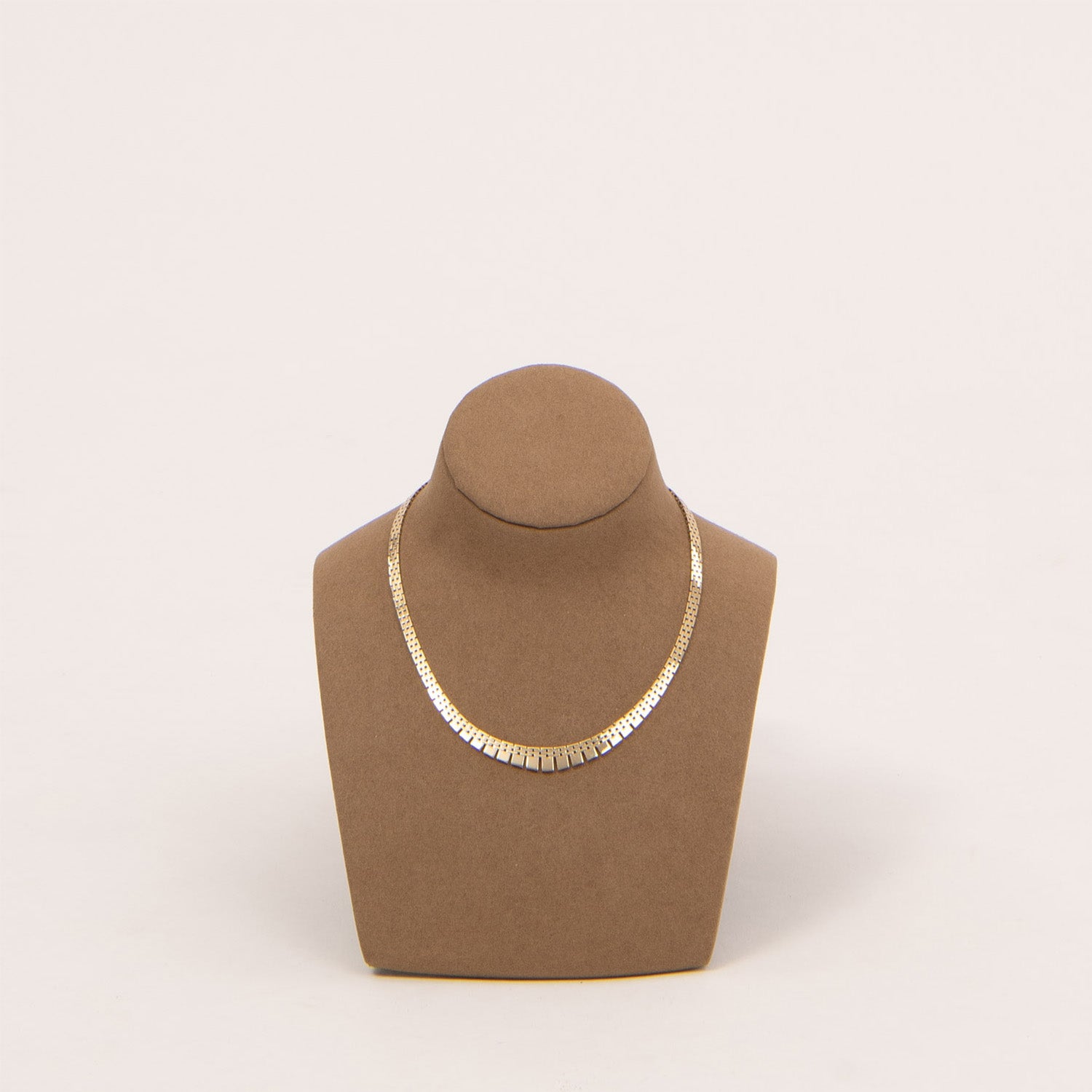 DETAIL253930